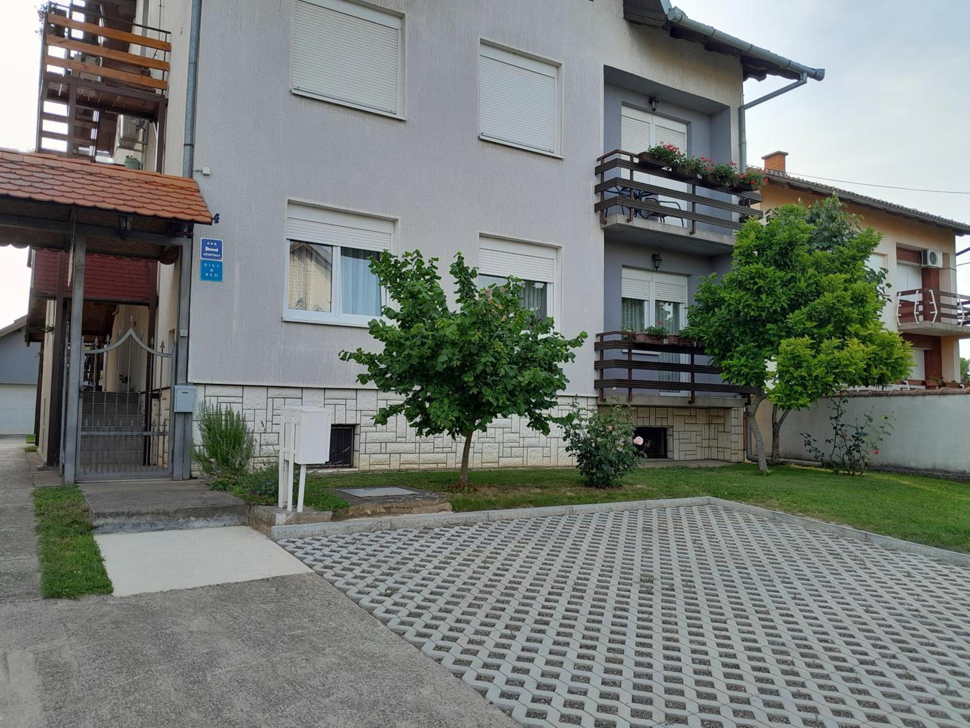 Apartman Kod Dide I Bake Vukovar Bagian luar foto