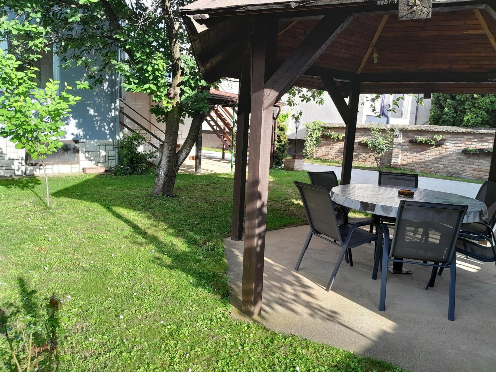 Apartman Kod Dide I Bake Vukovar Bagian luar foto